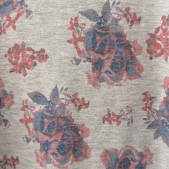 FADED GLORY • Floral Grey Long Sleeve Top Sweater - Picture 3 of 6